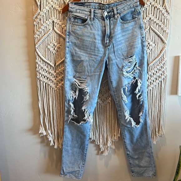American Eagle Outfitters Denim - American Eagle Outfitters, mom fit jeans, size 2 long, ripped jeans.